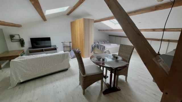 Les Vieux Platanes Appartement La Crau Buitenkant foto